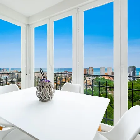 Poniente Beach Sea Views Club Medico 15a